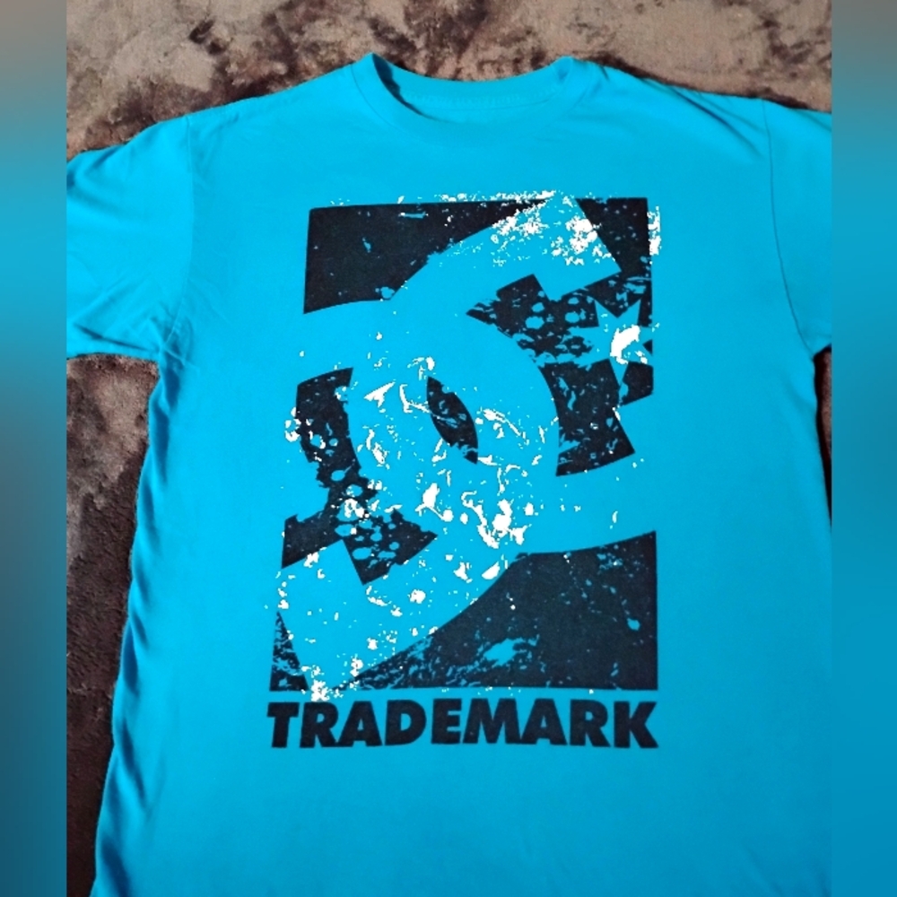 Y2K DC graffiti Men's T-shirt Size Medium